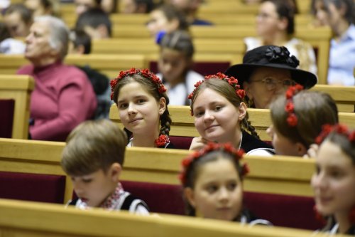 Spectacolul „Sfântul Nicolae în mijlocul copiilor” pe Dealul Patriarhiei Poza 317902