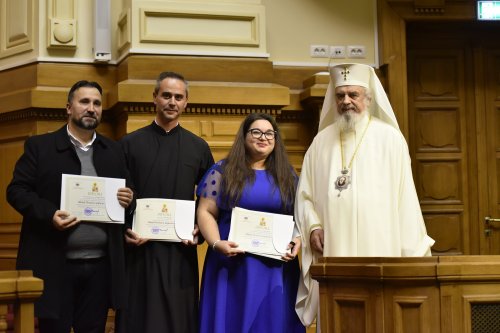 Spectacolul „Sfântul Nicolae în mijlocul copiilor” pe Dealul Patriarhiei Poza 317909