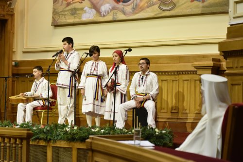 Spectacolul „Sfântul Nicolae în mijlocul copiilor” pe Dealul Patriarhiei Poza 317910