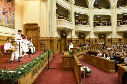 Spectacolul „Sfântul Nicolae în mijlocul copiilor” pe Dealul Patriarhiei Poza 317912