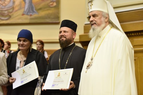 Spectacolul „Sfântul Nicolae în mijlocul copiilor” pe Dealul Patriarhiei Poza 317914