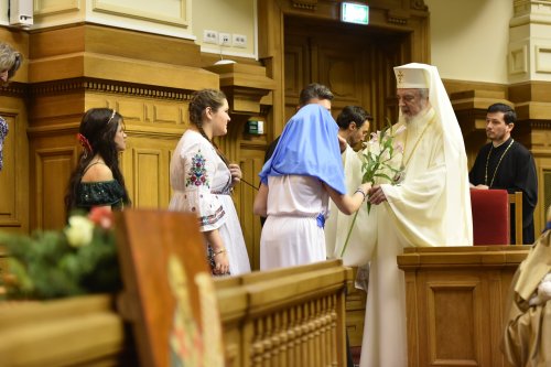 Spectacolul „Sfântul Nicolae în mijlocul copiilor” pe Dealul Patriarhiei Poza 317921