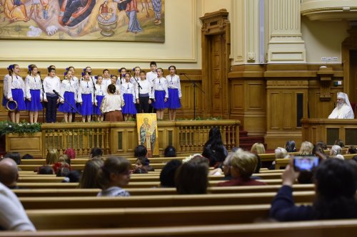 Spectacolul „Sfântul Nicolae în mijlocul copiilor” pe Dealul Patriarhiei Poza 317925