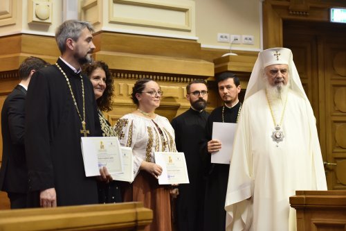 Spectacolul „Sfântul Nicolae în mijlocul copiilor” pe Dealul Patriarhiei Poza 317926