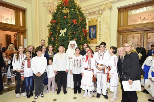 Spectacolul „Sfântul Nicolae în mijlocul copiilor” pe Dealul Patriarhiei Poza 317931