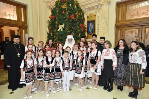 Spectacolul „Sfântul Nicolae în mijlocul copiilor” pe Dealul Patriarhiei Poza 317933