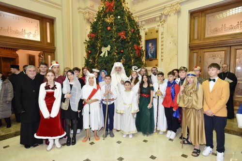 Spectacolul „Sfântul Nicolae în mijlocul copiilor” pe Dealul Patriarhiei Poza 317934