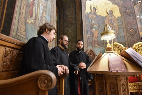 Sărbătoarea unui sfânt dăruitor la Catedrala Patriarhală din București Poza 318022