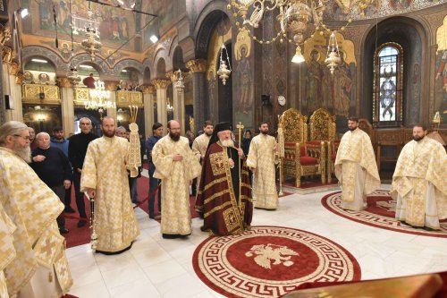 Sărbătoarea unui sfânt dăruitor la Catedrala Patriarhală din București Poza 318023