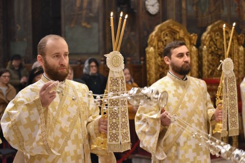 Sărbătoarea unui sfânt dăruitor la Catedrala Patriarhală din București Poza 318027