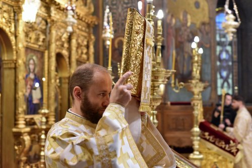 Sărbătoarea unui sfânt dăruitor la Catedrala Patriarhală din București Poza 318033