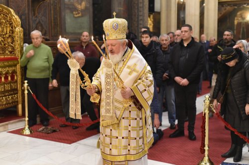 Sărbătoarea unui sfânt dăruitor la Catedrala Patriarhală din București Poza 318036