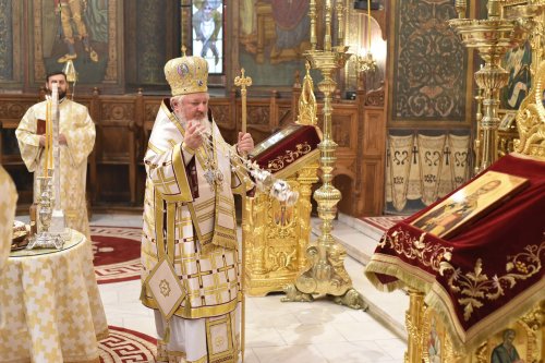 Sărbătoarea unui sfânt dăruitor la Catedrala Patriarhală din București Poza 318047