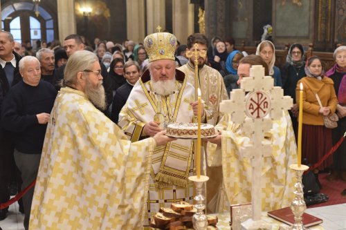 Sărbătoarea unui sfânt dăruitor la Catedrala Patriarhală din București Poza 318051