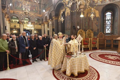 Sărbătoarea unui sfânt dăruitor la Catedrala Patriarhală din București Poza 318052