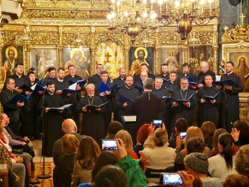 Concert de colinde la Biserica Albă din București