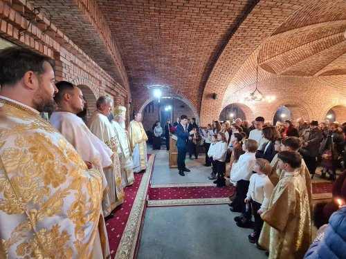 Liturghie arhierească la Biserica „Învierea Domnului” din Cluj-Napoca Poza 318189