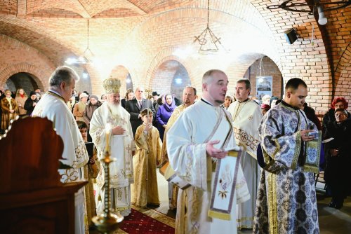 Liturghie arhierească la Biserica „Învierea Domnului” din Cluj-Napoca Poza 318190