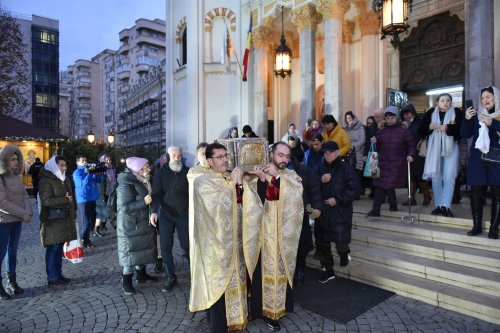 A început sărbătoarea Sfântului Ierarh Spiridon în București Poza 318511