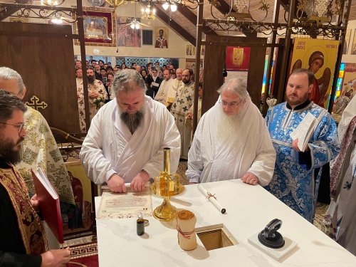 Biserica ortodoxă românească din San Antonio a fost sfințită Poza 318462