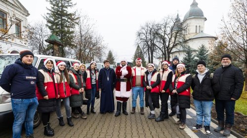 Caravana „Dar de Crăciun” a Episcopiei Hușilor a pornit spre casele celor mici Poza 318432