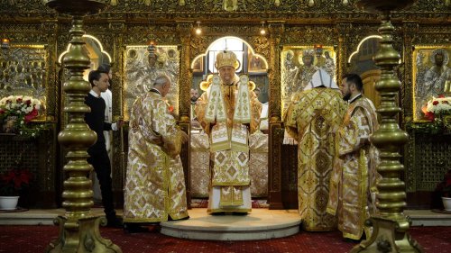 Liturghie arhierească în Şcheii Braşovului Poza 318445