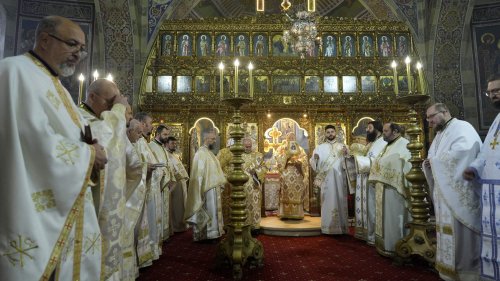 Liturghie arhierească în Şcheii Braşovului Poza 318447