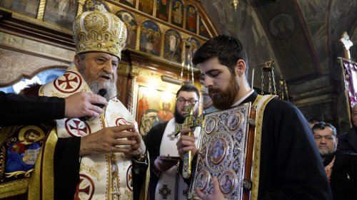 Liturghie arhierească în Şcheii Braşovului Poza 318453