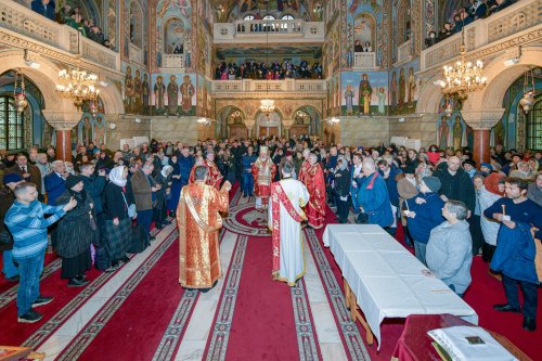 Sfântul Elefterie a fost cinstit în biserica sa din Capitală Poza 318780