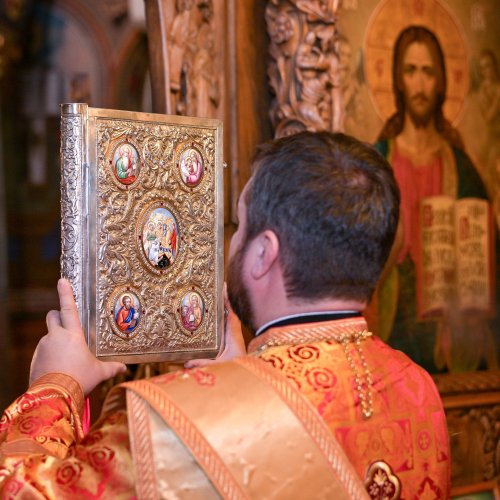 Sfântul Elefterie a fost cinstit în biserica sa din Capitală Poza 318790