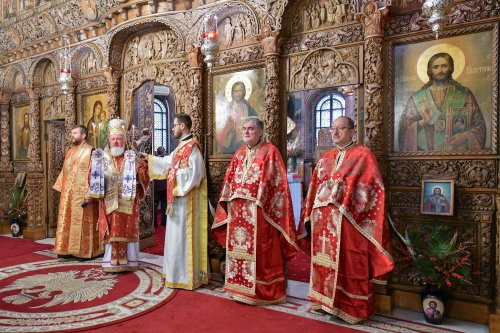 Sfântul Elefterie a fost cinstit în biserica sa din Capitală Poza 318793