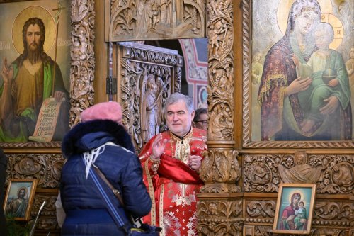 Sfântul Elefterie a fost cinstit în biserica sa din Capitală Poza 318798