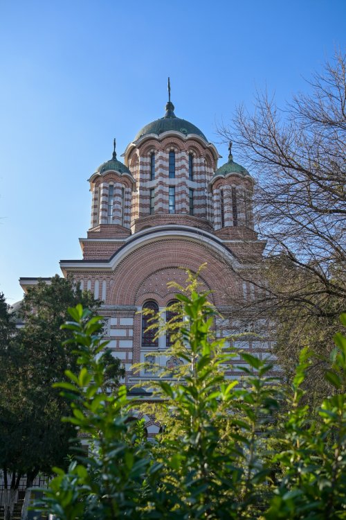 Sfântul Elefterie a fost cinstit în biserica sa din Capitală Poza 318808