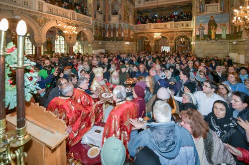 Sfântul Elefterie a fost cinstit în biserica sa din Capitală Poza 318809