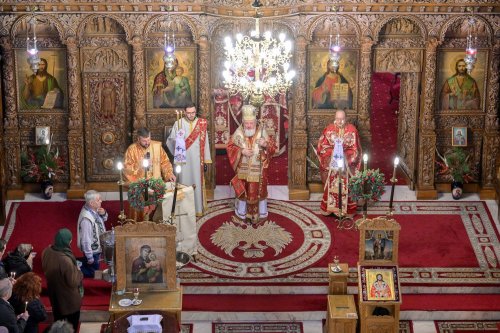 Sfântul Elefterie a fost cinstit în biserica sa din Capitală Poza 318812