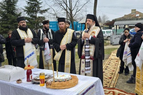 Inaugurare de case sociale la două parohii din Arhiepiscopia Iașilor  Poza 318879