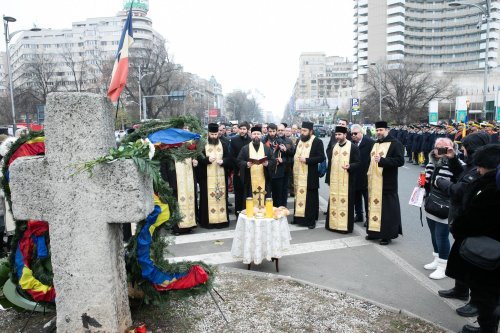 Slujbe de pomenire pentru eroii Revoluției din decembrie 1989 Poza 318870