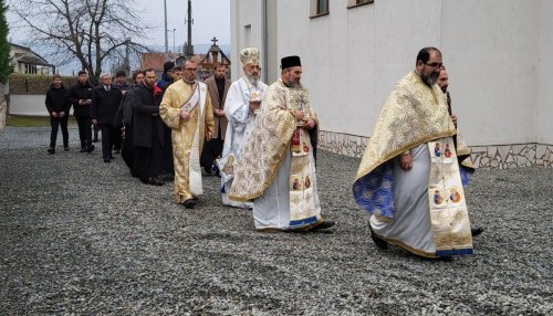 Târnosirea bisericii din Parohia Partoș, Protopopiatul Alba Iulia Poza 318859