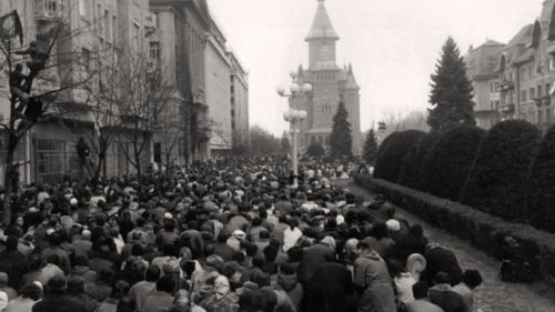 Catedrala Mitropolitană a Timișoarei în zilele revoluției din decembrie 1989 Poza 318920