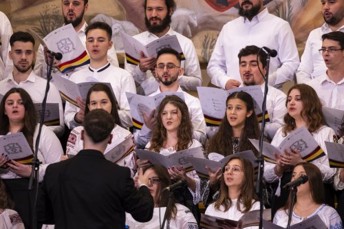 Concert caritabil organizat de studenții teologi la Palatul Patriarhiei Poza 319208