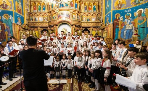 Concertul tradițional de colinde al Episcopiei Hușilor Poza 319120