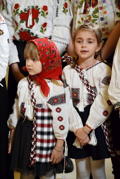 Primii colindători au fost primiți de Patriarhul României Poza 319167