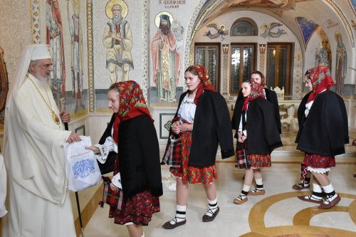 Primii colindători au fost primiți de Patriarhul României Poza 319187