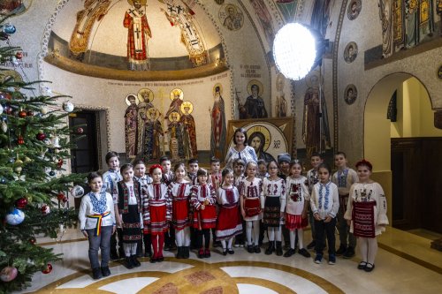 Patriarhul României a fost colindat la Reședința Patriarhală Poza 319299