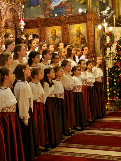 Concert de colinde la Biserica „Sfântul Elefterie”‑Nou din București Poza 319751