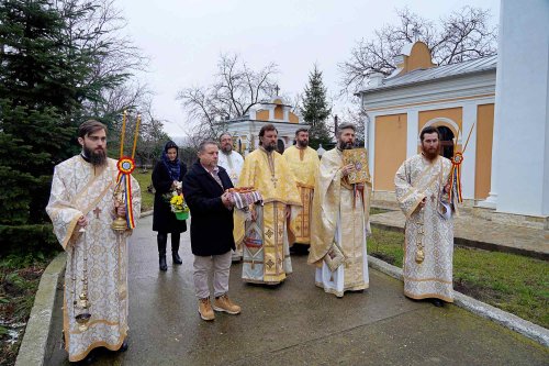 Slujire arhierească în Parohia Voinești, județul Iași Poza 320187