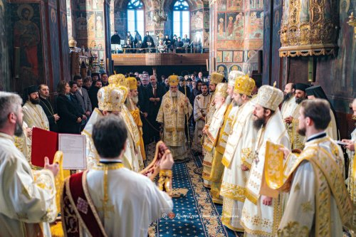 Unsprezece ierarhi în rugăciune la Roman, la ceas aniversar Poza 320429