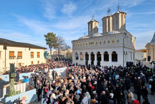 Praznicul luminos al Botezului Domnului pe Colina Bucuriei din Capitală Poza 320546