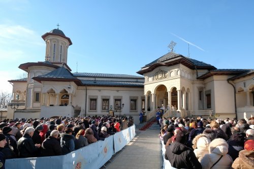 Praznicul luminos al Botezului Domnului pe Colina Bucuriei din Capitală Poza 320559