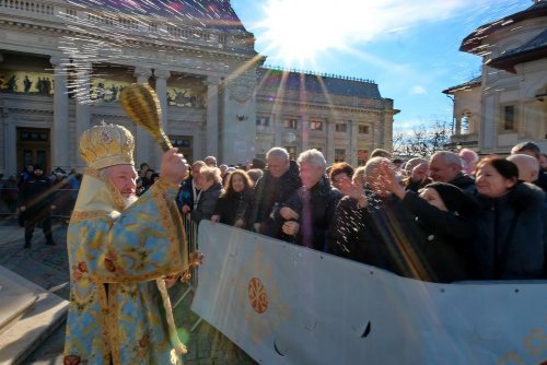 Praznicul luminos al Botezului Domnului pe Colina Bucuriei din Capitală Poza 320565